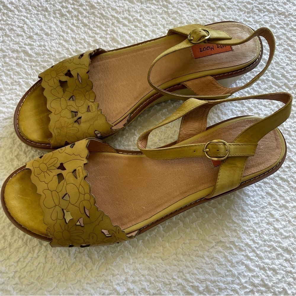 Miz Mooz Louvre Leather Wedge Sandals Floral Yellow Size 10